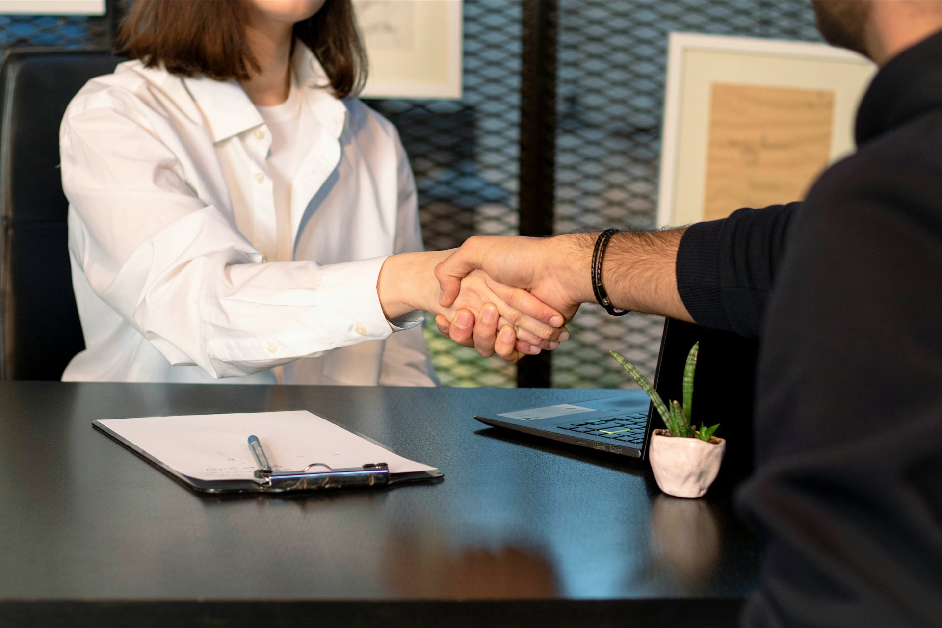 Üzleti partnerség és kézfogás